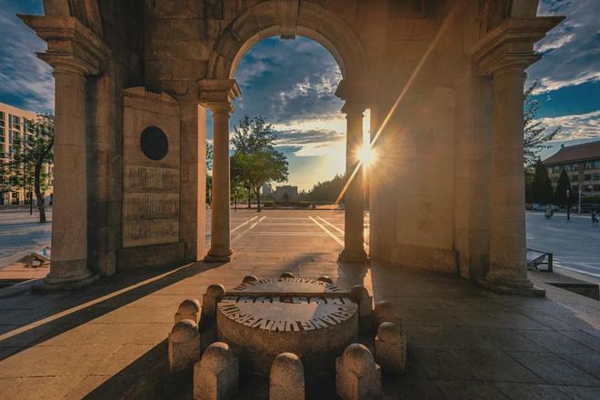 观察 第一所！如此“第一”！何以“一流”？(图2)