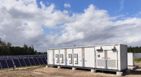 算力的尽头是电力？数据中心配储需求爆发！电池50ETF(159796)再度大涨2%冲击两连阳近2日吸金超2亿元！机构：全球储能共振大趋势不变(图1)