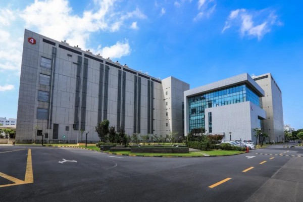 推出800VDC新建和改造方案未来增长可期(图1)