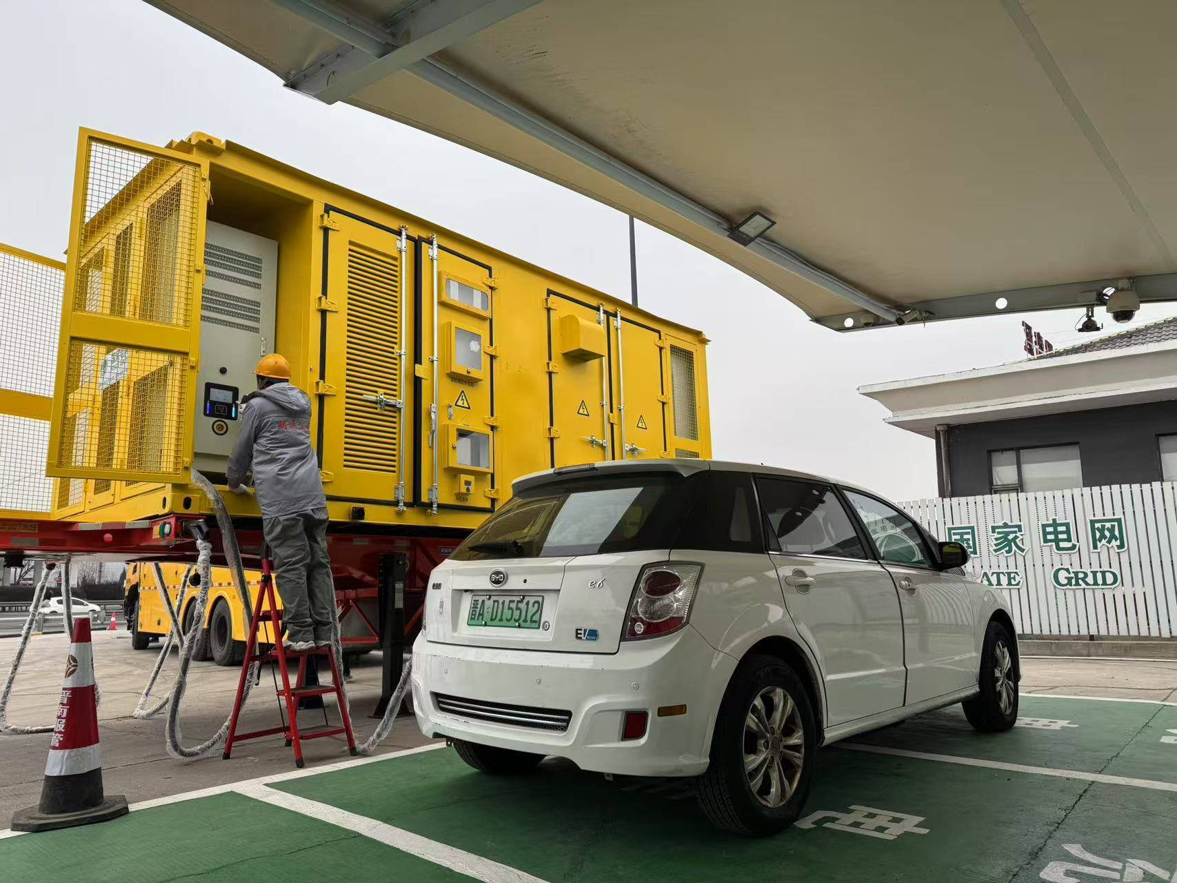 新能源车电池行业迎来“反内卷”电池2026年景气度确定性强ETF万家盘中最高涨超2%(图1)